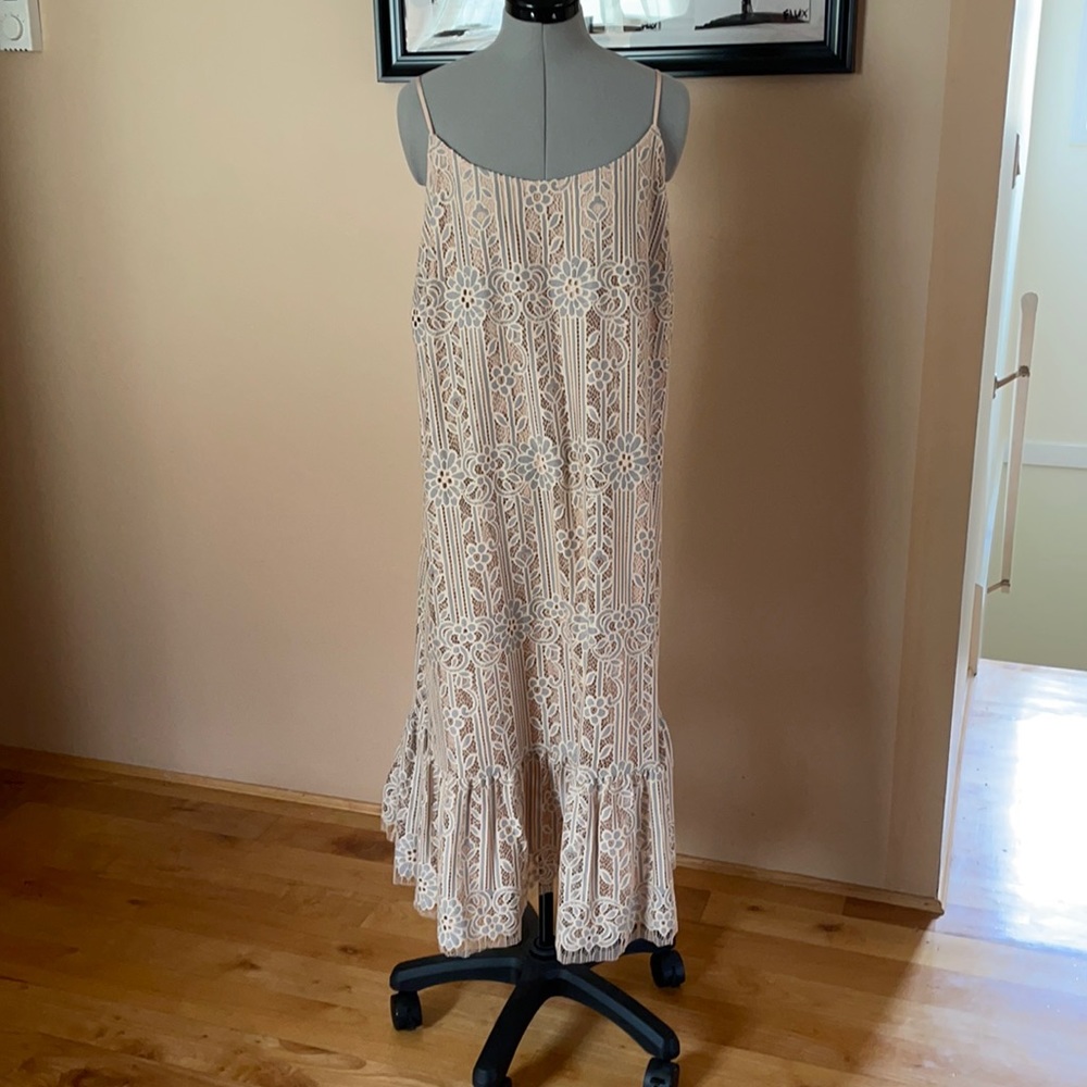 Anthropologie Beige and White Lace Midi Dress